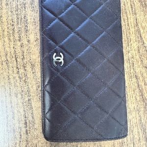 Chanel Wallet beautiful chocolate brown color! It is quilted!